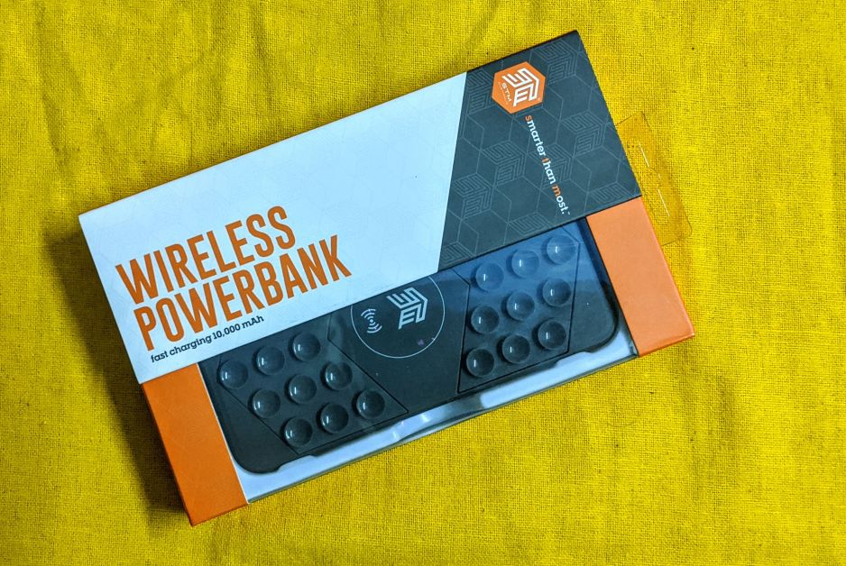 STM Goods Wireless Power Bank Packaging